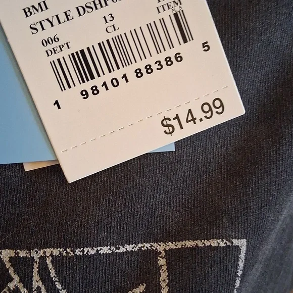 NWT gray Hocus Pocus Graphic T-Shirt - Picture 3 of 3